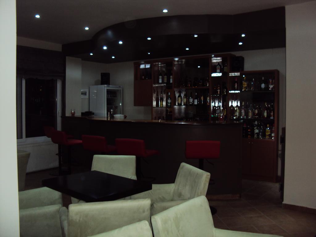 Aitheron Hotel Air Park Zervi Dış mekan fotoğraf